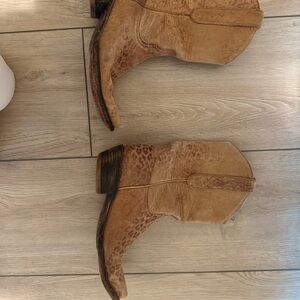 Tan  Leather cowboy Boots